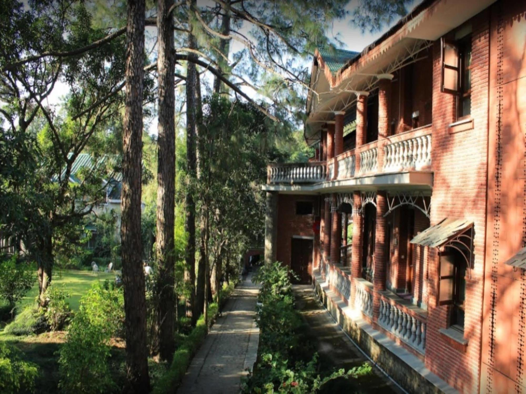 Welcomheritage Taragarh Palace Palampur Exterior photo
