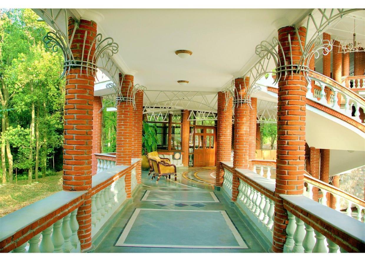 Welcomheritage Taragarh Palace Palampur Exterior photo